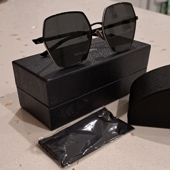 NWT Prada Sunglasses - Picture 7 of 15